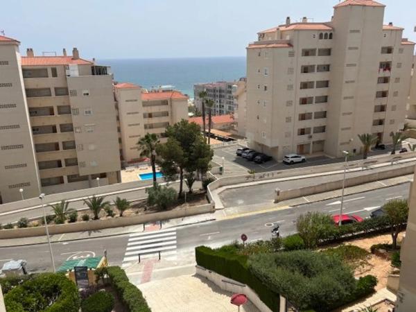 Piso en avenida Costa Blanca, 23