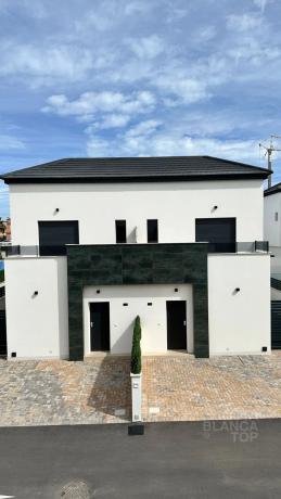 Dúplex en calle Adelaida Pérez Ojeda García