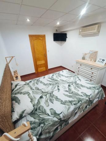 Piso en calle Antonio Mora Ferrández, 25