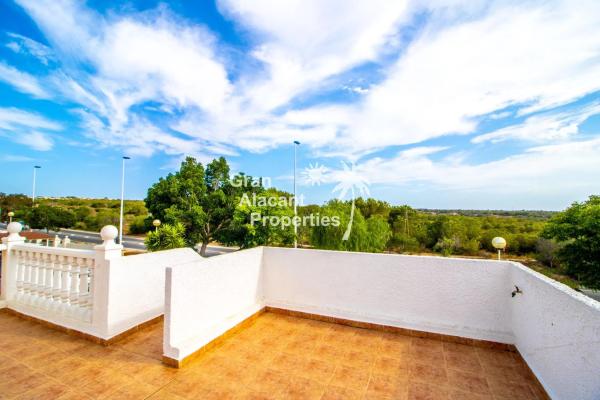 Casa independiente en calle de Holanda