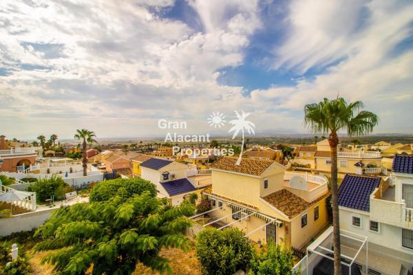 Casa independiente en calle de Holanda