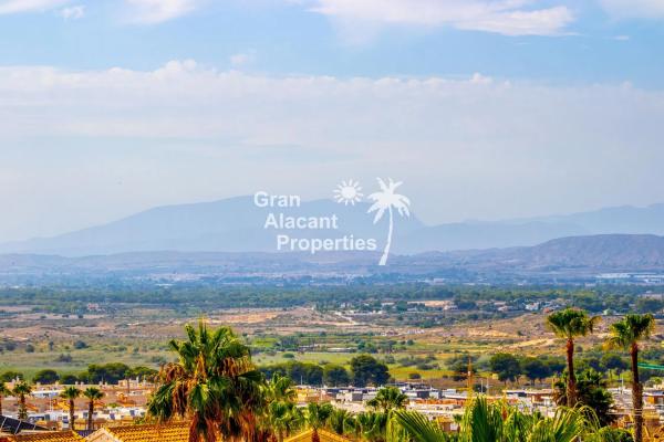 Casa independiente en calle de Holanda