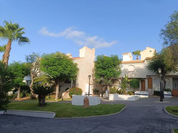 Casa independiente en avenida del Carabasí, 1