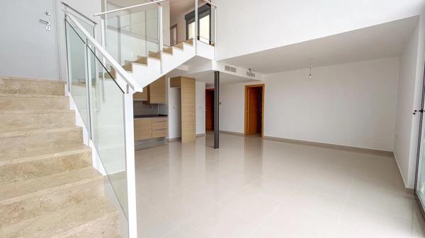 Casa independiente en calle de Holanda