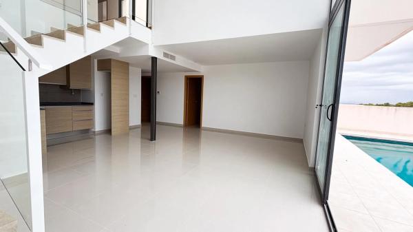 Casa independiente en calle de Holanda