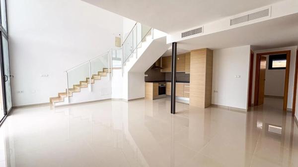 Casa independiente en calle de Holanda