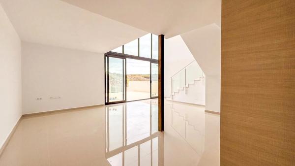 Casa independiente en calle de Holanda