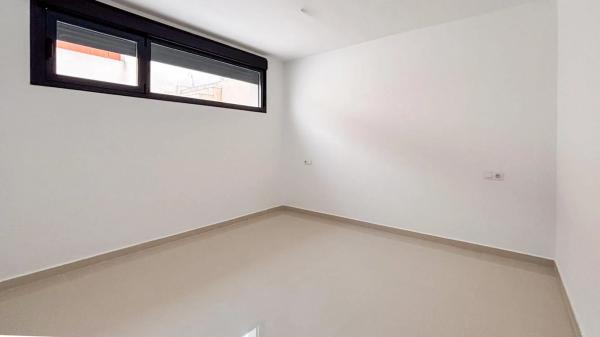 Casa independiente en calle de Holanda