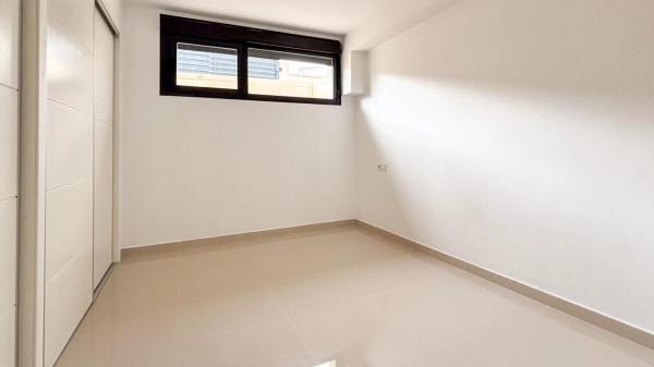 Casa independiente en calle de Holanda