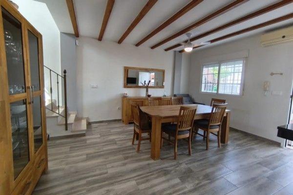 Chalet adosado en calle de Finlandia