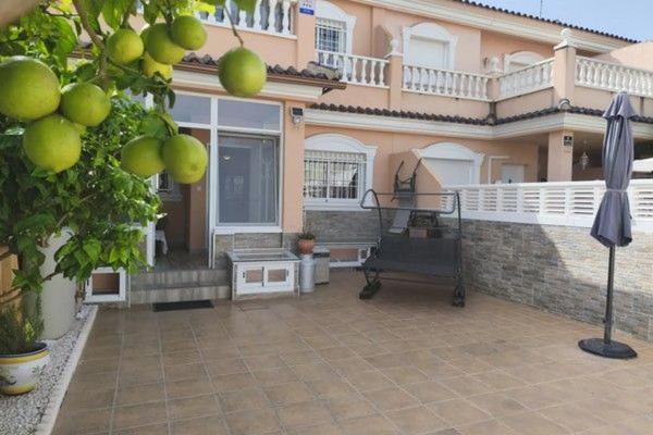 Chalet adosado en calle de Finlandia