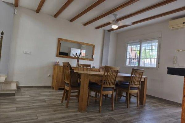 Chalet adosado en calle de Finlandia