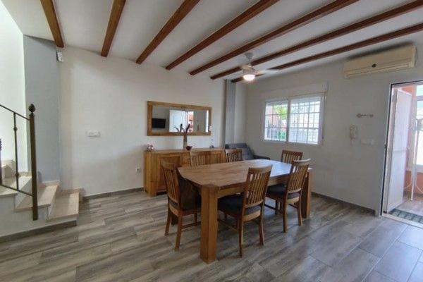 Chalet adosado en calle de Finlandia