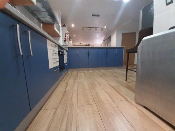 Chalet adosado en calle Juan Gris