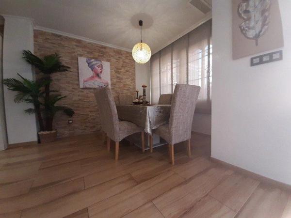 Chalet adosado en calle Juan Gris