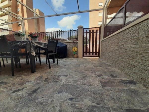 Chalet adosado en calle Juan Gris