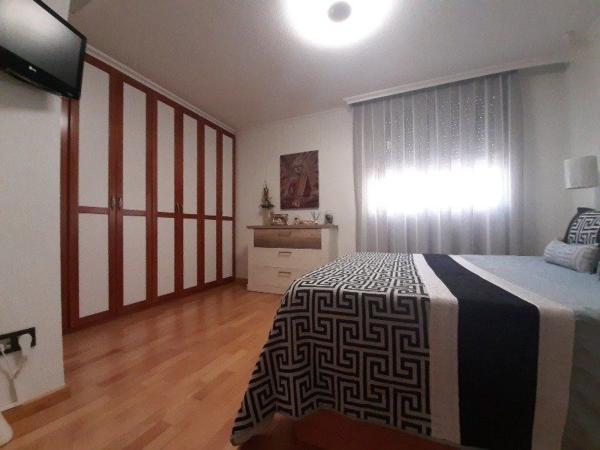 Chalet adosado en calle Juan Gris