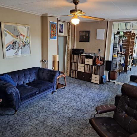 Casa independiente en pasaje Cuartel Norte