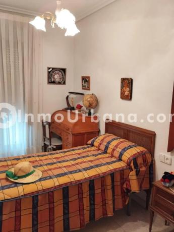 Casa independiente en calle Reina Victoria