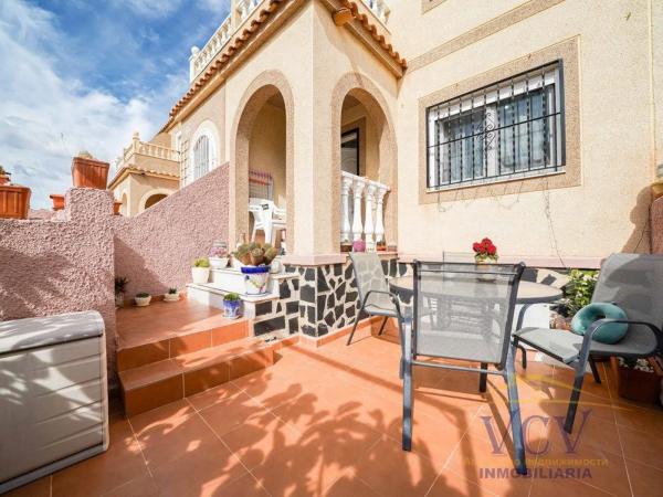 Chalet adosado en calle Rio Vinalopo