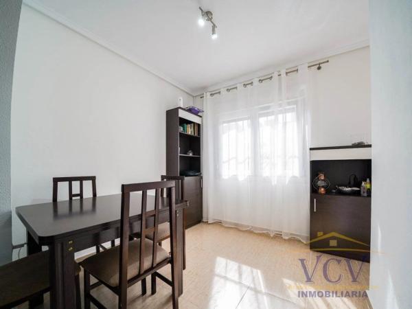 Chalet adosado en calle Rio Vinalopo