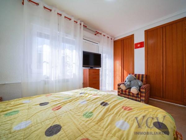 Chalet adosado en calle Rio Vinalopo