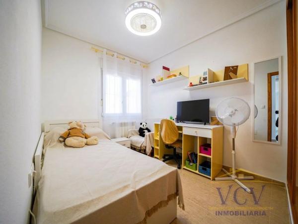 Chalet adosado en calle Rio Vinalopo