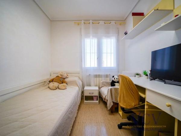 Chalet adosado en calle Rio Vinalopo