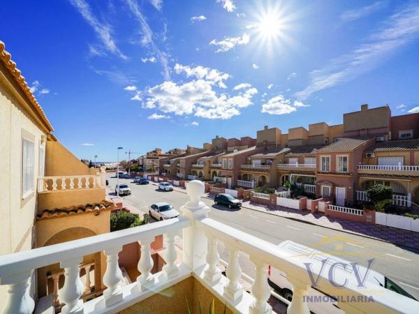 Chalet adosado en calle Rio Vinalopo