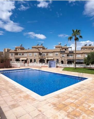 Chalet adosado en calle de Creta