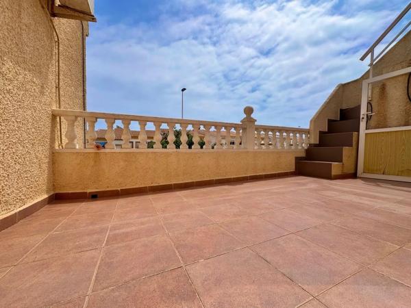 Chalet pareado en avenida D'Escandinàvia