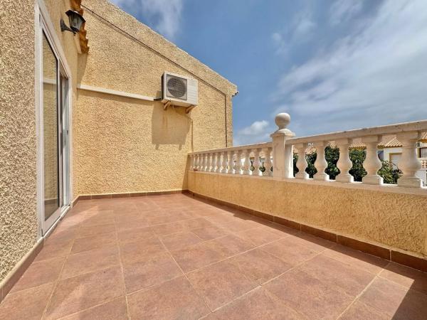 Chalet pareado en avenida D'Escandinàvia