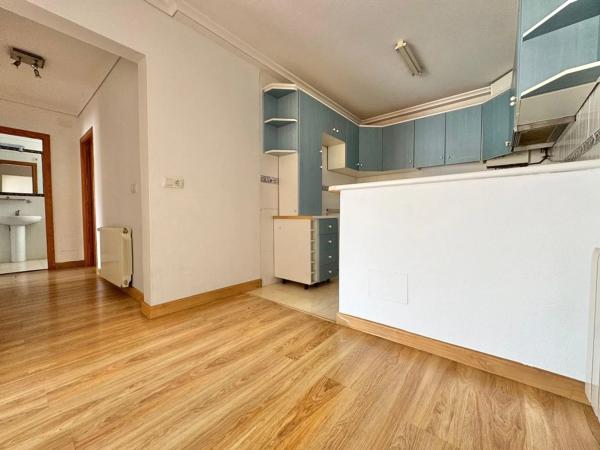 Chalet pareado en avenida D'Escandinàvia