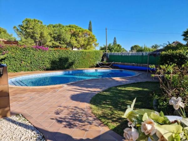 Chalet en calle Rojales