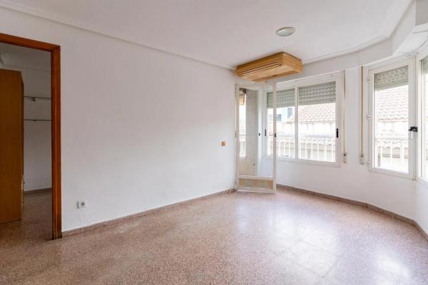 Piso en calle Hernán Cortés