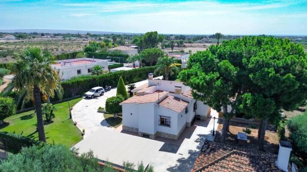 Casa independiente en Partida Perleta