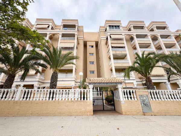 Piso en avenida Costa Blanca, 6