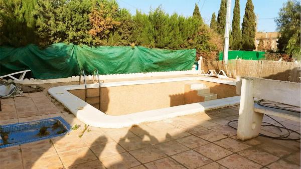 Casa independiente en Polígono Boch.Industrial I6 s/n