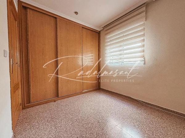 Piso en calle de les Adelfes, 2