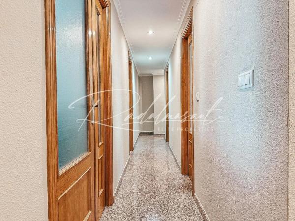 Piso en calle de les Adelfes, 2