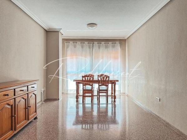 Piso en calle de les Adelfes, 2