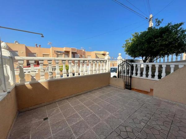 Chalet adosado en calle Aragón