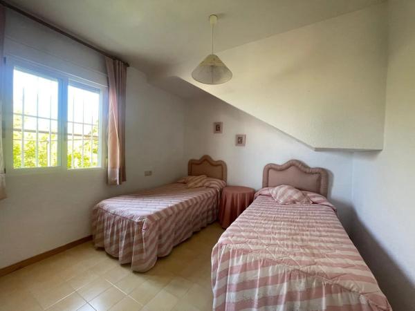 Chalet adosado en calle Aragón