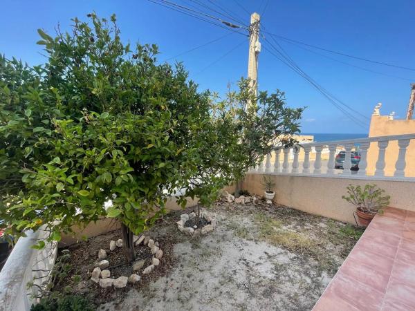 Chalet adosado en calle Aragón