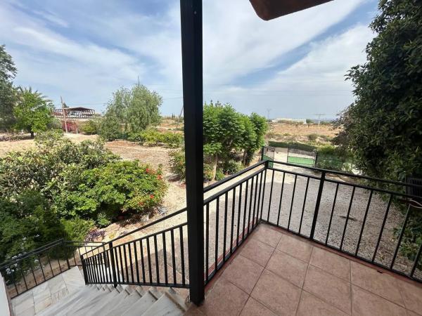 Casa independiente en Costera Encarnelles