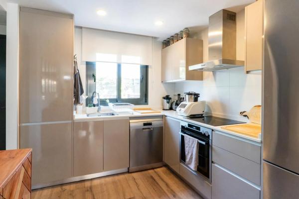 Casa independiente en calle Alger