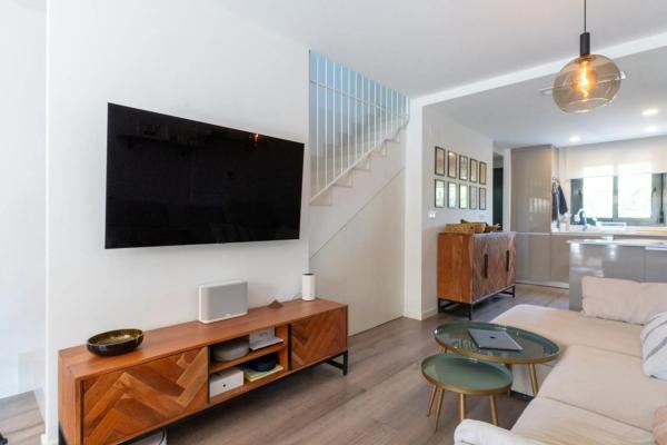 Casa independiente en calle Alger