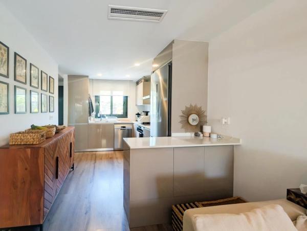 Casa independiente en calle Alger