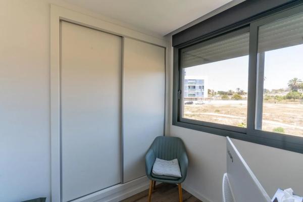 Casa independiente en calle Alger