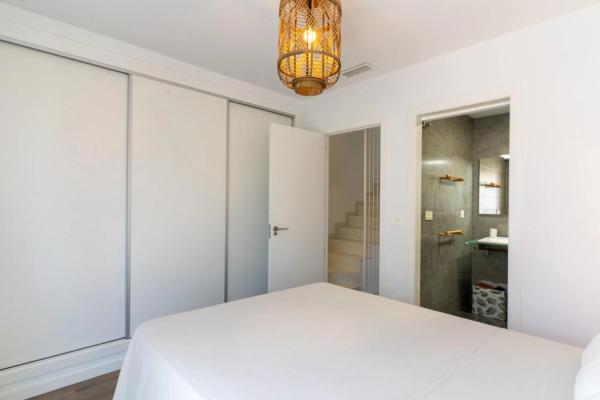 Casa independiente en calle Alger